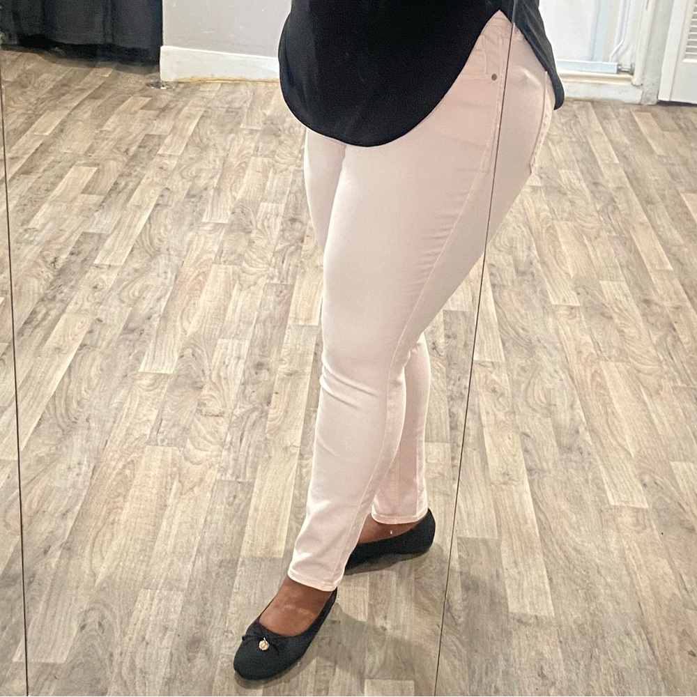 Old Navy Tock Star Super Skinny Pants Size 16. Light pink blush.